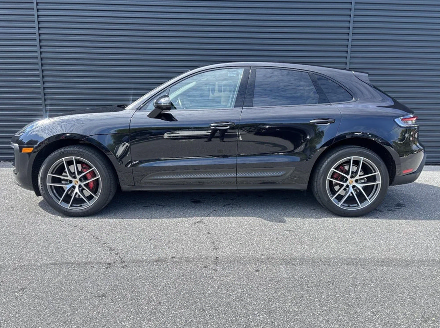Certified 2023 Porsche Macan S AWD/4WD image 2