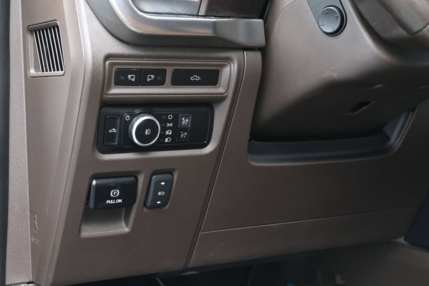 Used 2023 Ford F150 King Ranch w/ Equipment Group 601A High AWD/4WD image 23