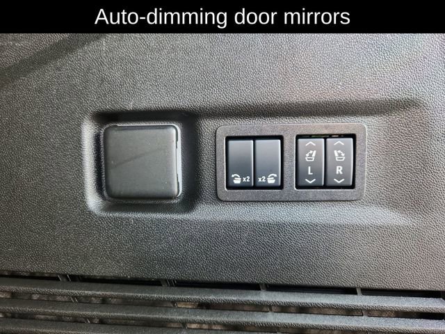 Used 2025 GMC Yukon XL Denali image 33