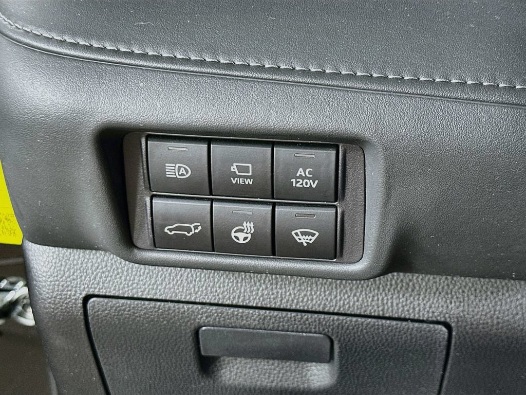 Used 2022 Toyota Highlander Platinum FWD image 25