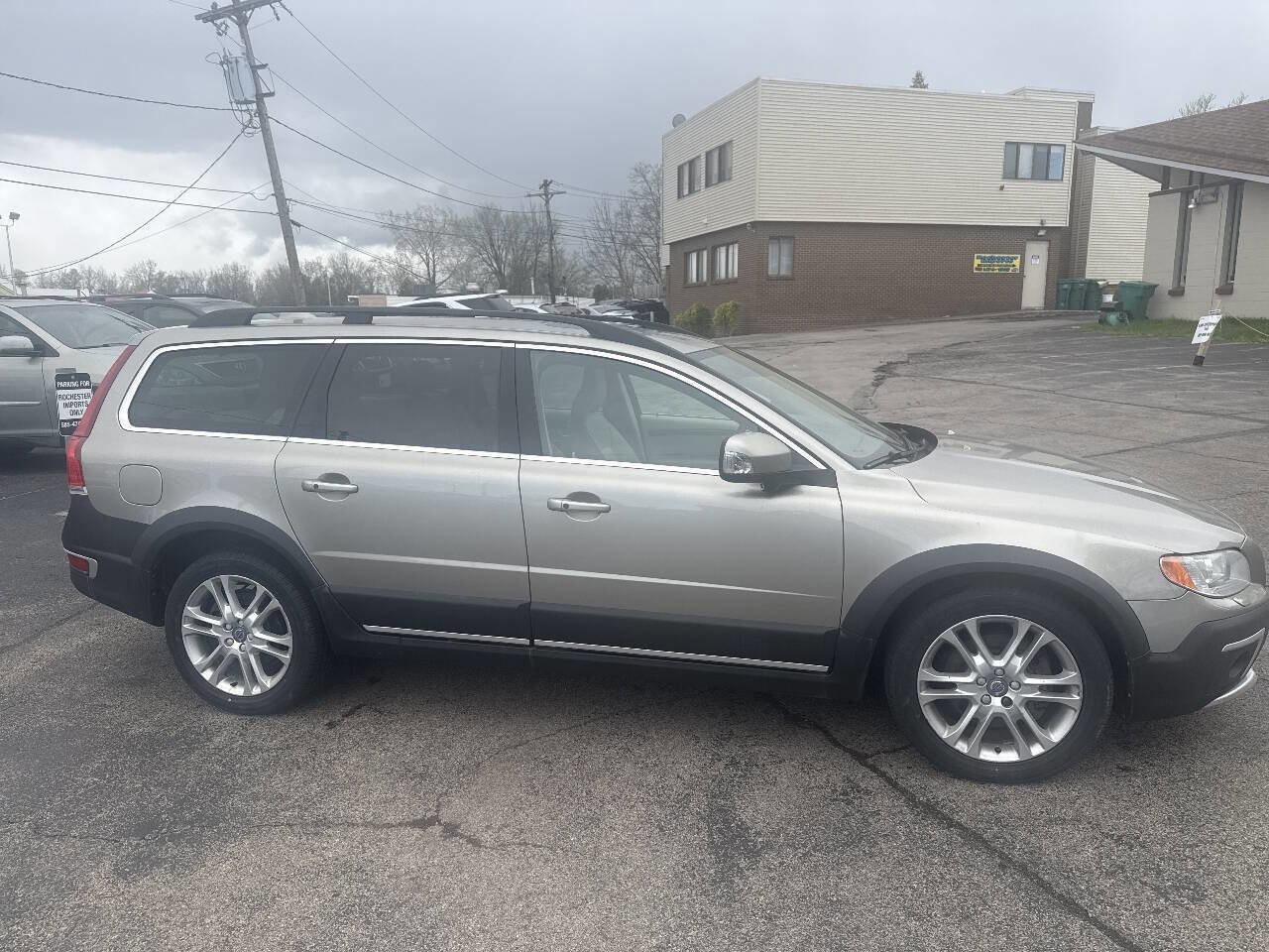 Used 2016 Volvo XC70 T5 Platinum w/ Protection Package AWD/4WD image 4