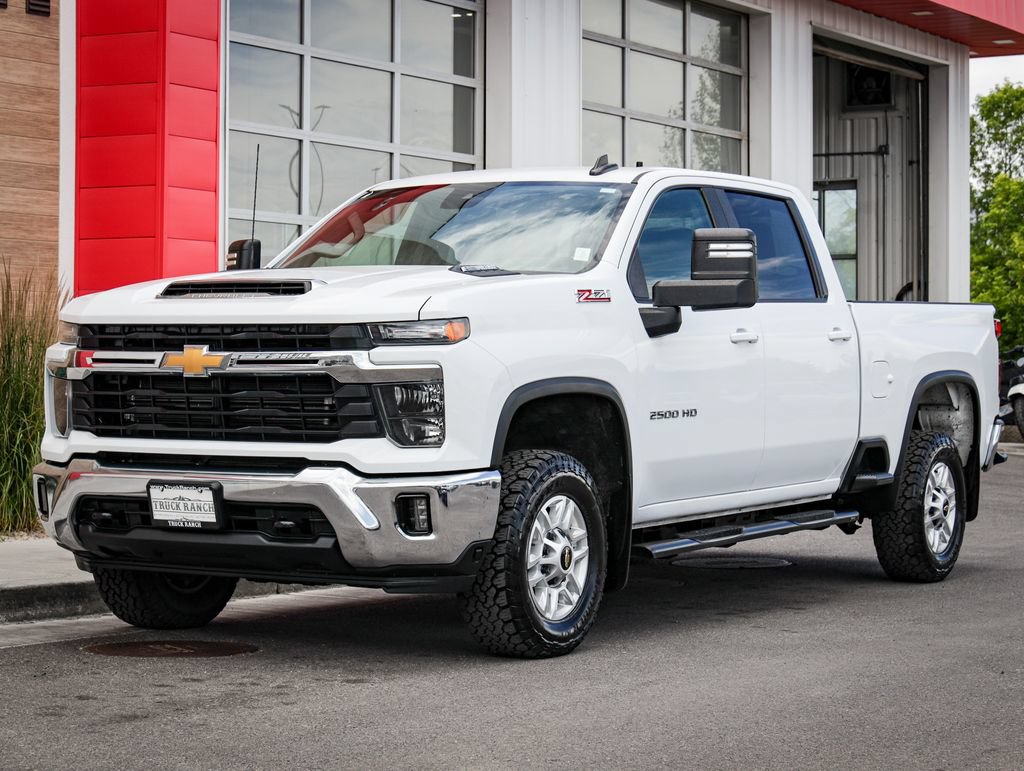 Used 2024 Chevrolet Silverado 2500 LT w/ Convenience Package AWD/4WD image 8