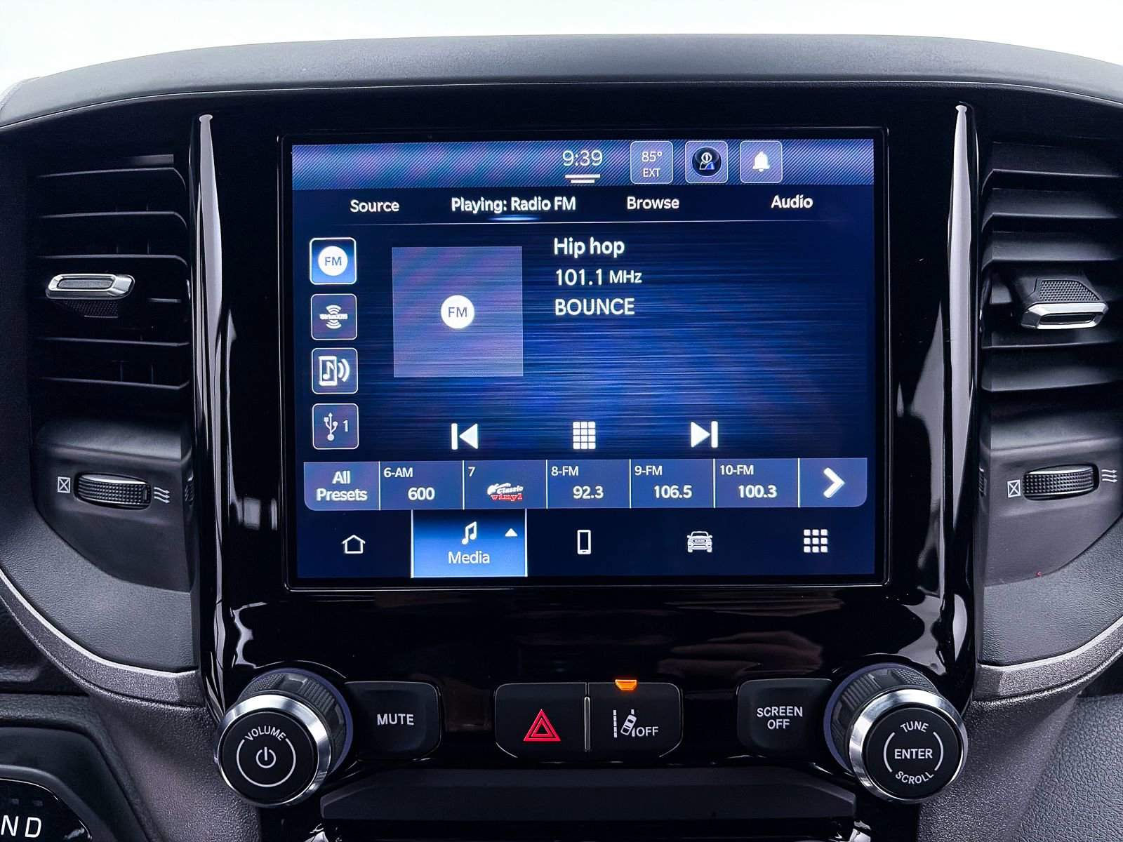 Used 2025 RAM 1500 Classic Warlock image 17