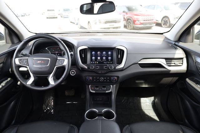 Used 2024 GMC Terrain SLT image 13