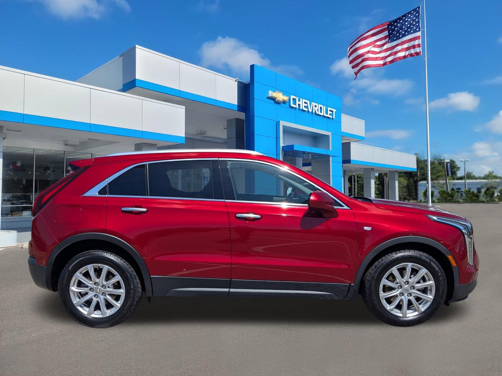 Used 2021 Cadillac XT4 Luxury image 3