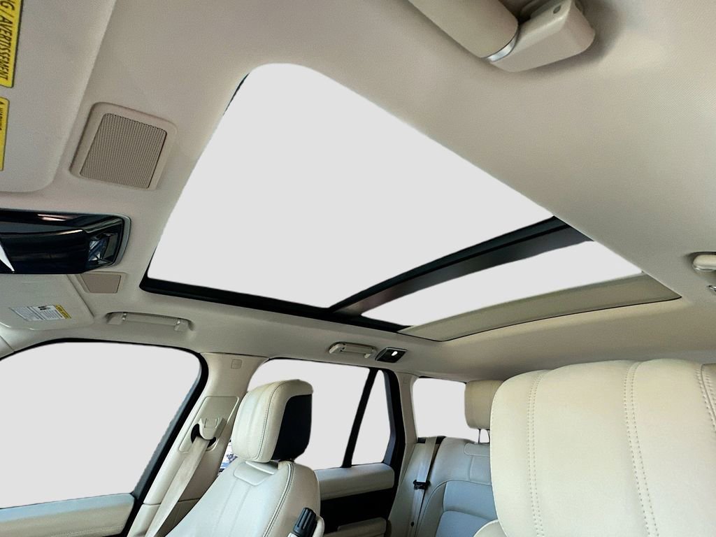Used 2020 Land Rover Range Rover HSE image 22