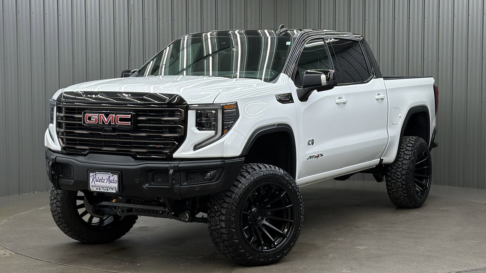 Used 2025 GMC Sierra 1500 AT4X image 1