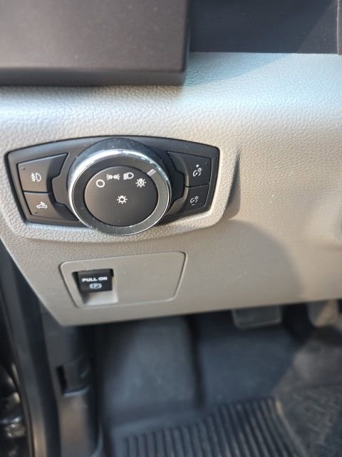 Used 2016 Ford F150 XLT image 6