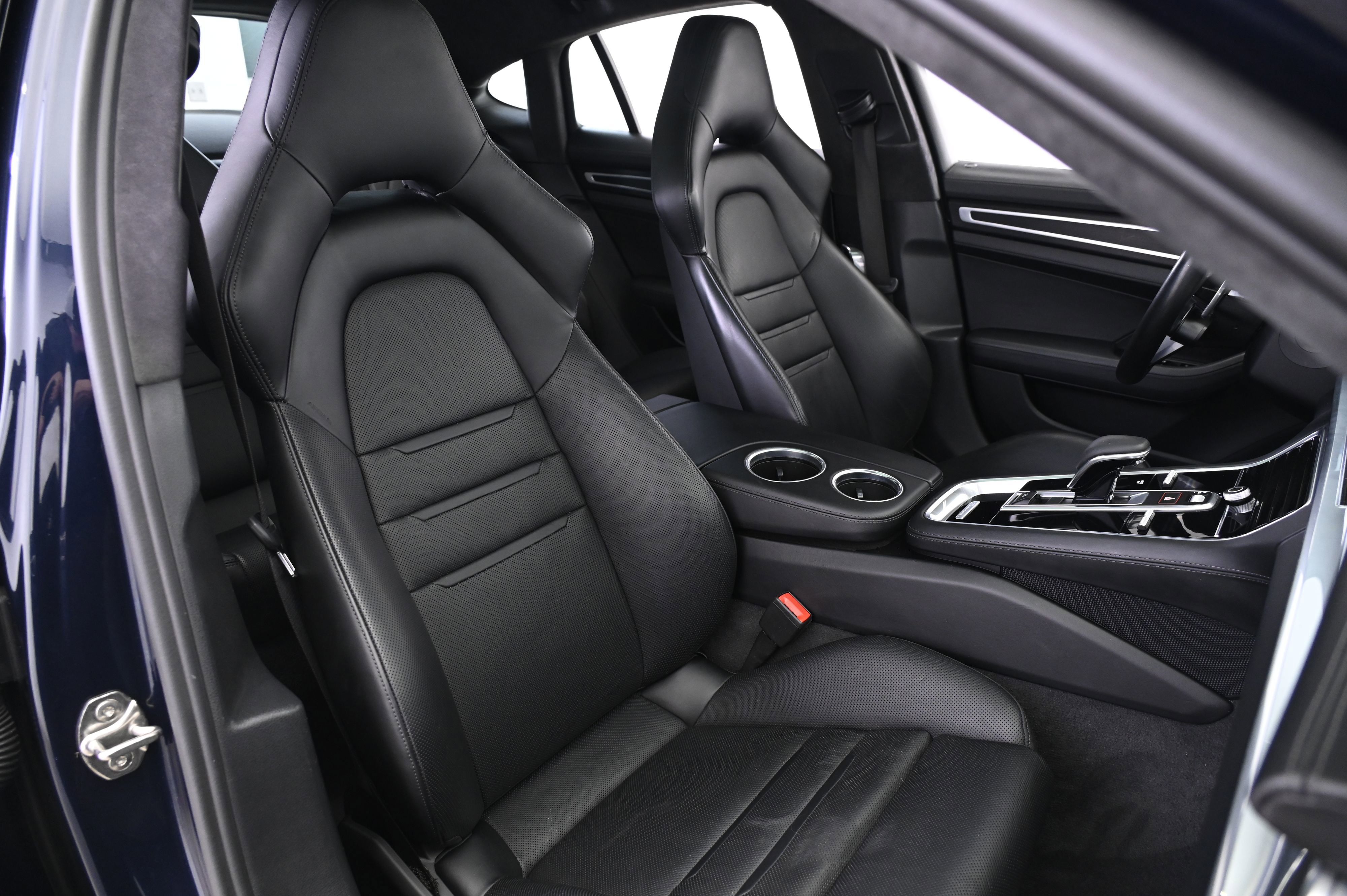 Certified 2020 Porsche Panamera GTS image 24