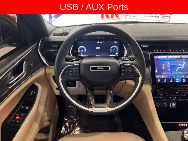 Used 2024 Jeep Grand Cherokee L Limited RWD image 15