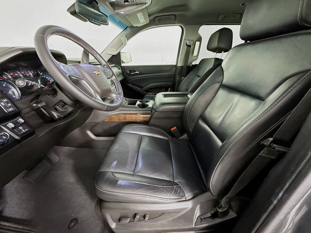 Used 2019 Chevrolet Suburban LT w/ Max Trailering Package AWD/4WD image 5