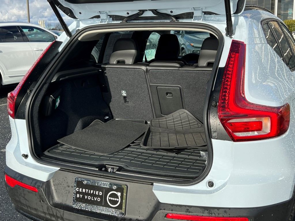 Used 2026 Volvo XC40 B5 Plus w/ Protection Package Premier AWD/4WD image 17