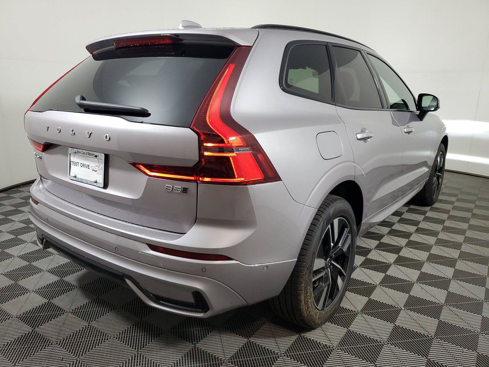 New 2026 Volvo XC60 B5 Plus w/ Climate Package AWD/4WD image 6
