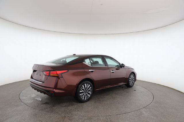 Used 2023 Nissan Altima 2.5 SV FWD image 19