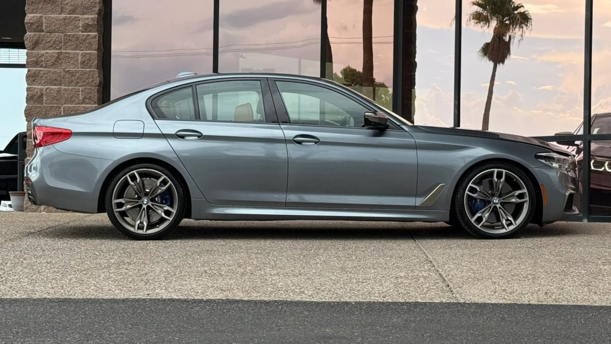 Used 2020 BMW M550i xDrive w/ Executive Package AWD/4WD image 15