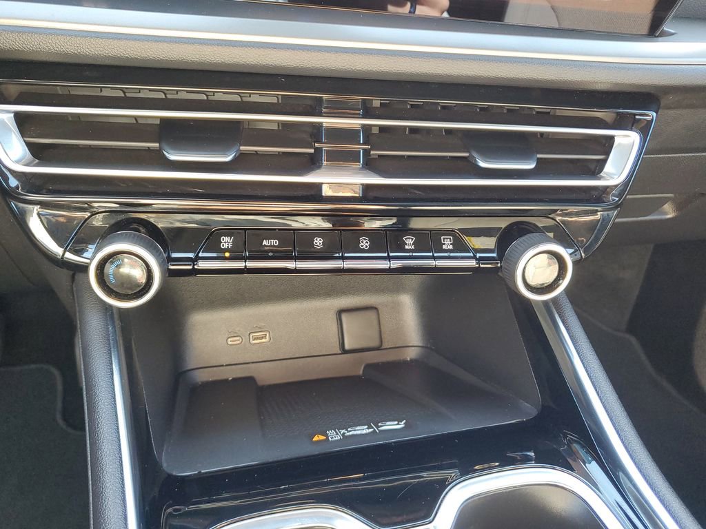 Certified 2025 Chevrolet Traverse LT FWD image 31