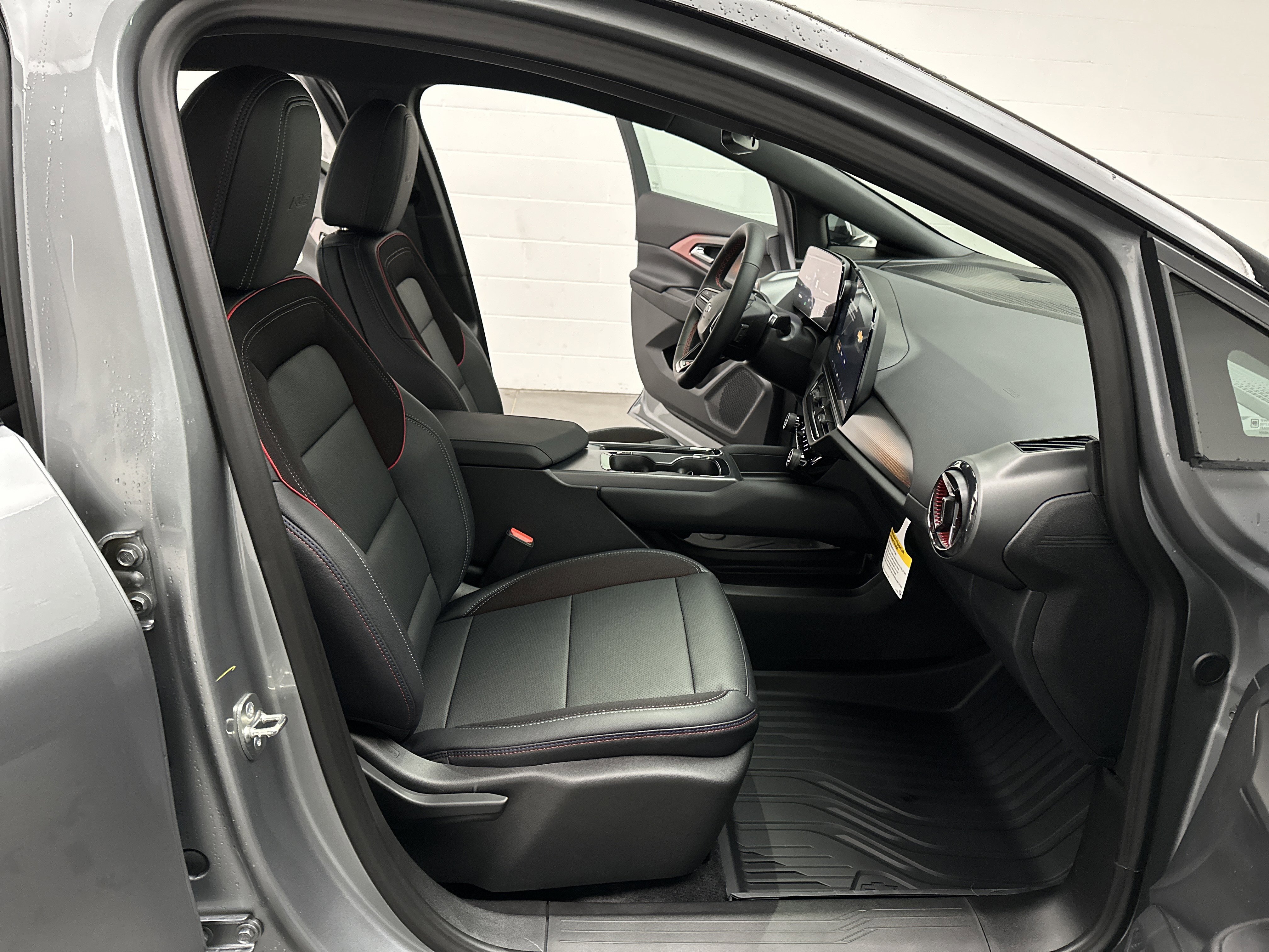 New 2026 Chevrolet Equinox EV RS image 23