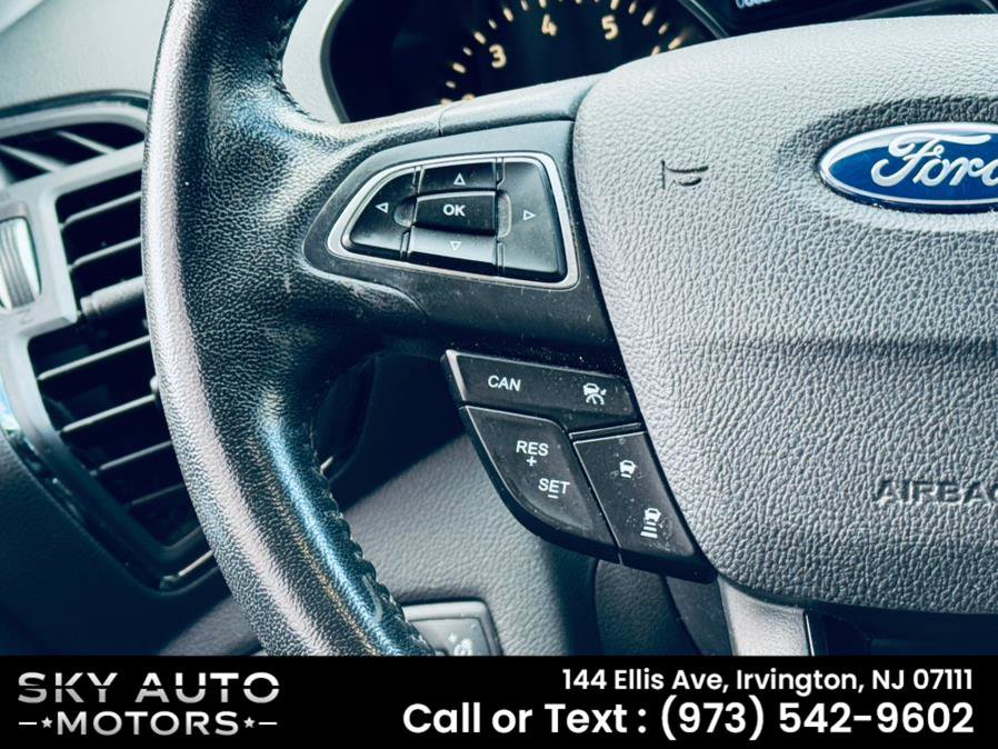 Used 2018 Ford Escape SEL w/ Ford Safe & Smart Package image 15