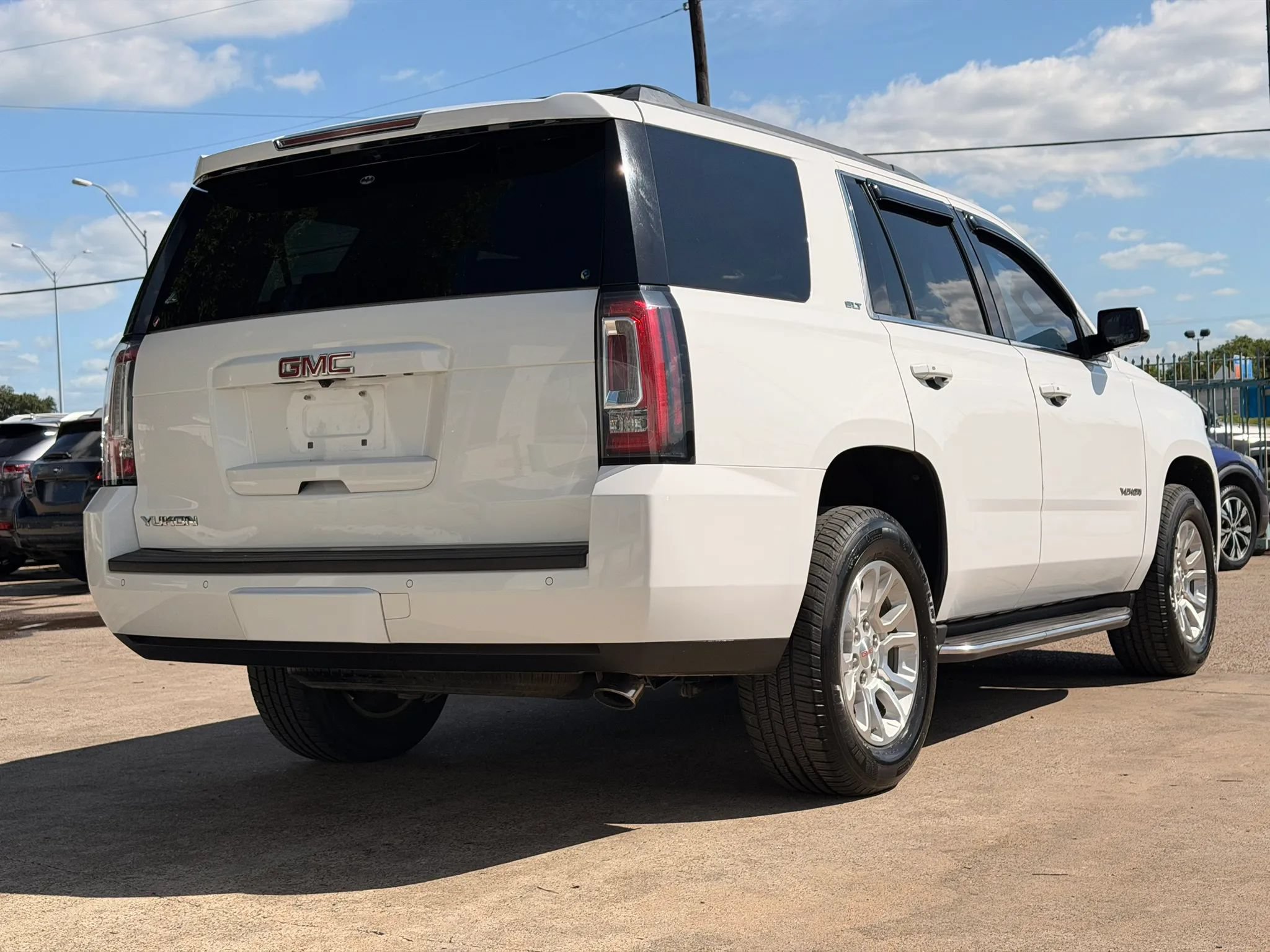 Used 2016 GMC Yukon SLT w/ HD Trailering Package RWD image 3