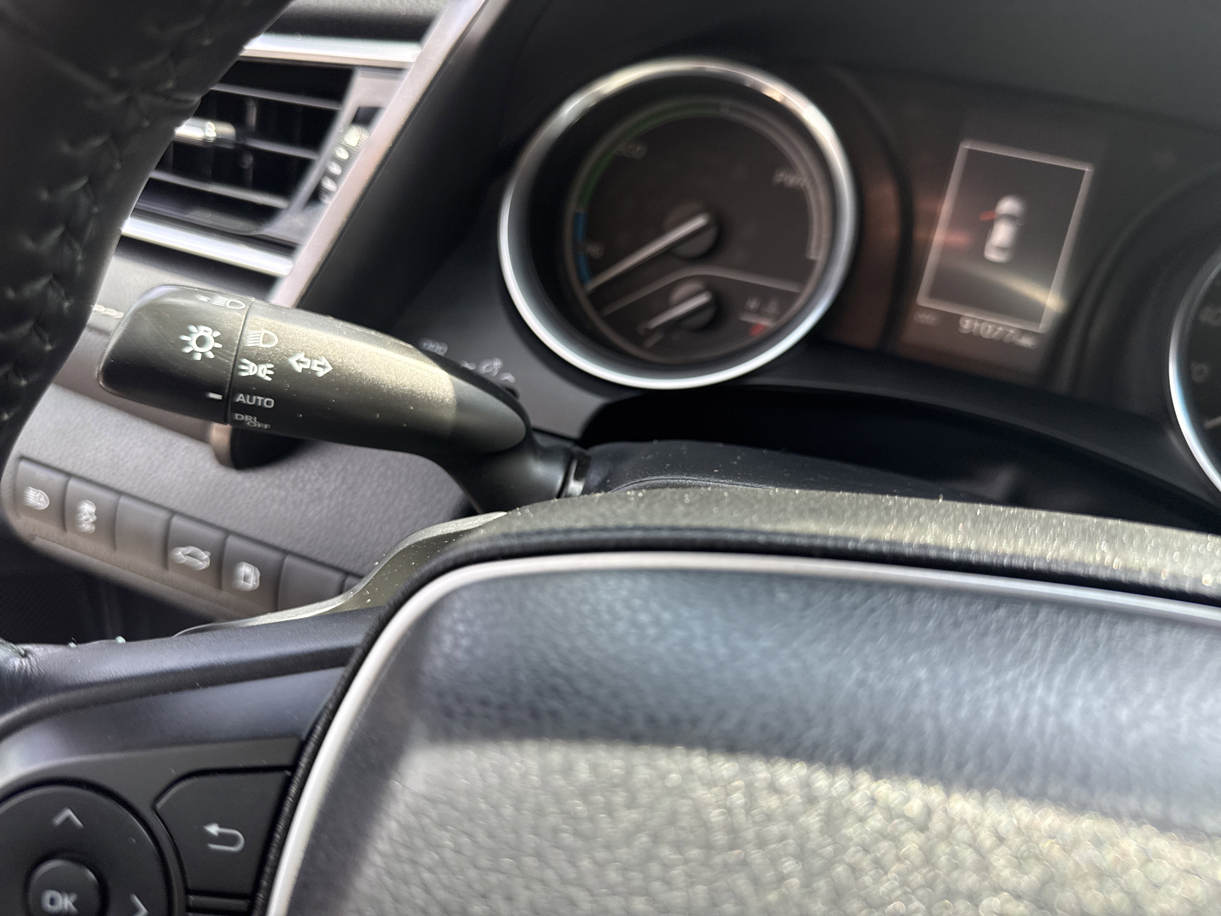 Used 2018 Toyota Camry SE image 24