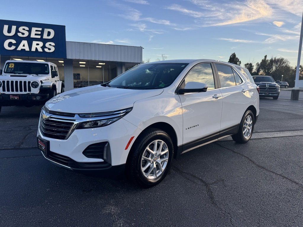 Used 2023 Chevrolet Equinox LT image 3