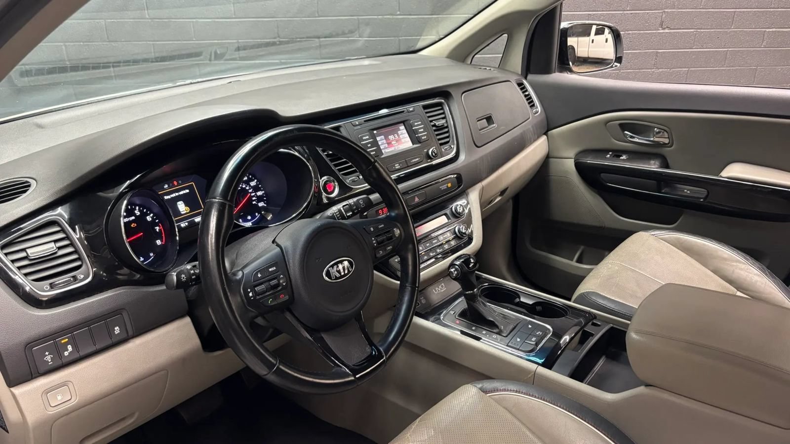 Used 2016 Kia Sedona EX FWD image 7