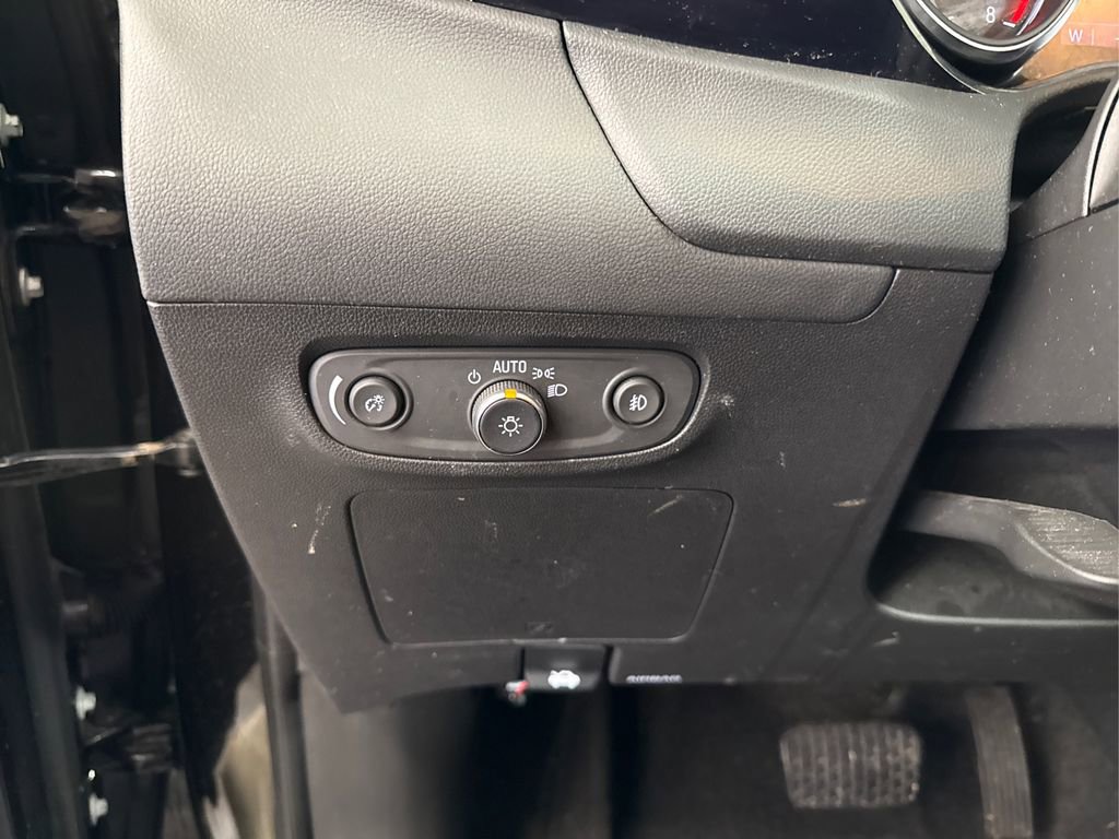 Used 2023 Buick Encore GX Select AWD/4WD image 24