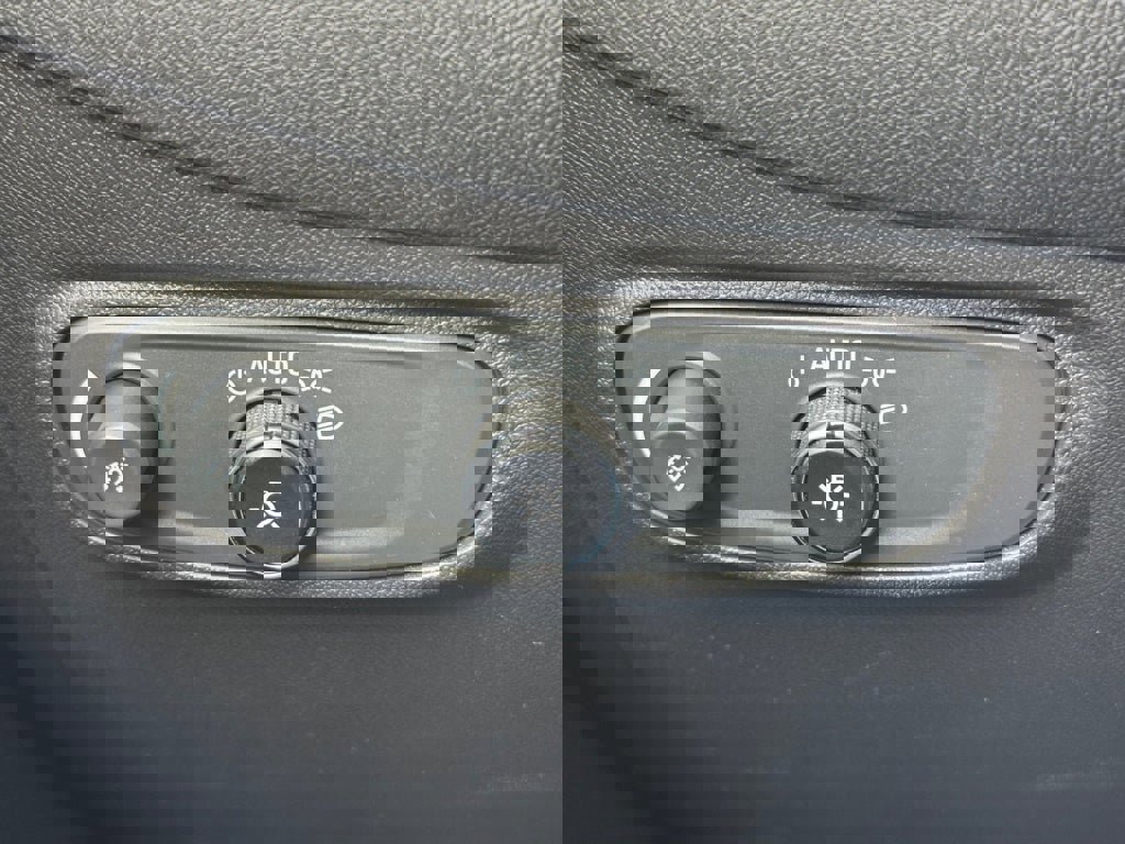 Used 2024 Chevrolet Equinox LT image 17