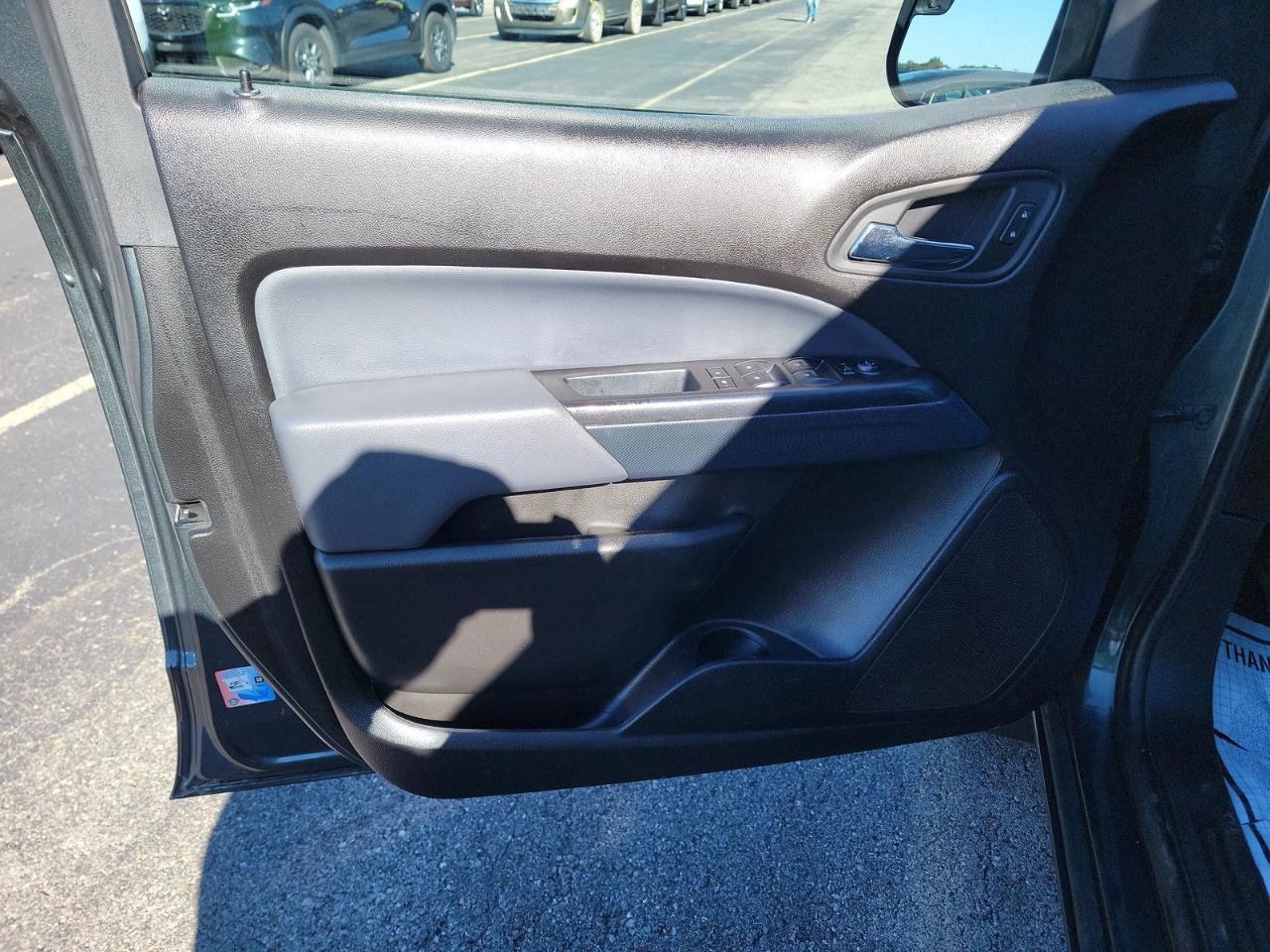 Used 2017 Chevrolet Colorado Z71 AWD/4WD image 8