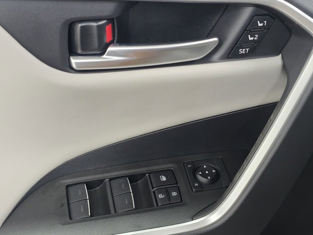 New 2025 Toyota RAV4 Limited image 28