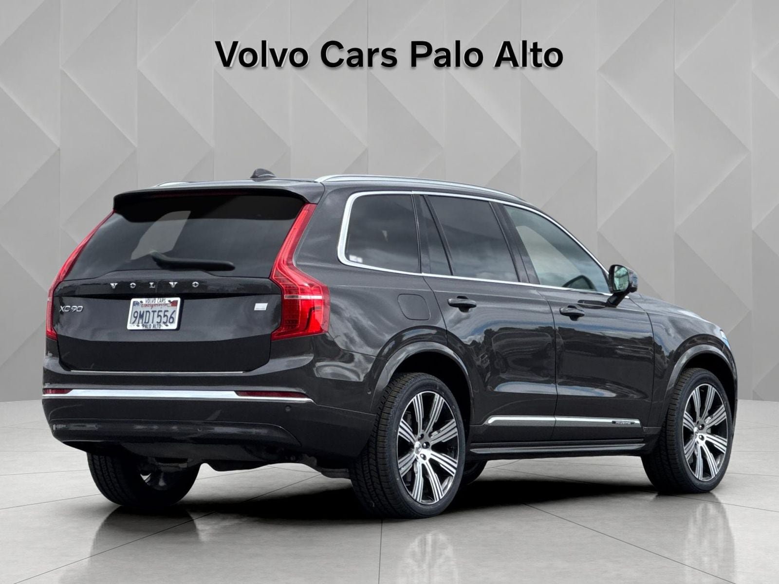 Certified 2024 Volvo XC90 T8 Ultimate AWD/4WD image 3