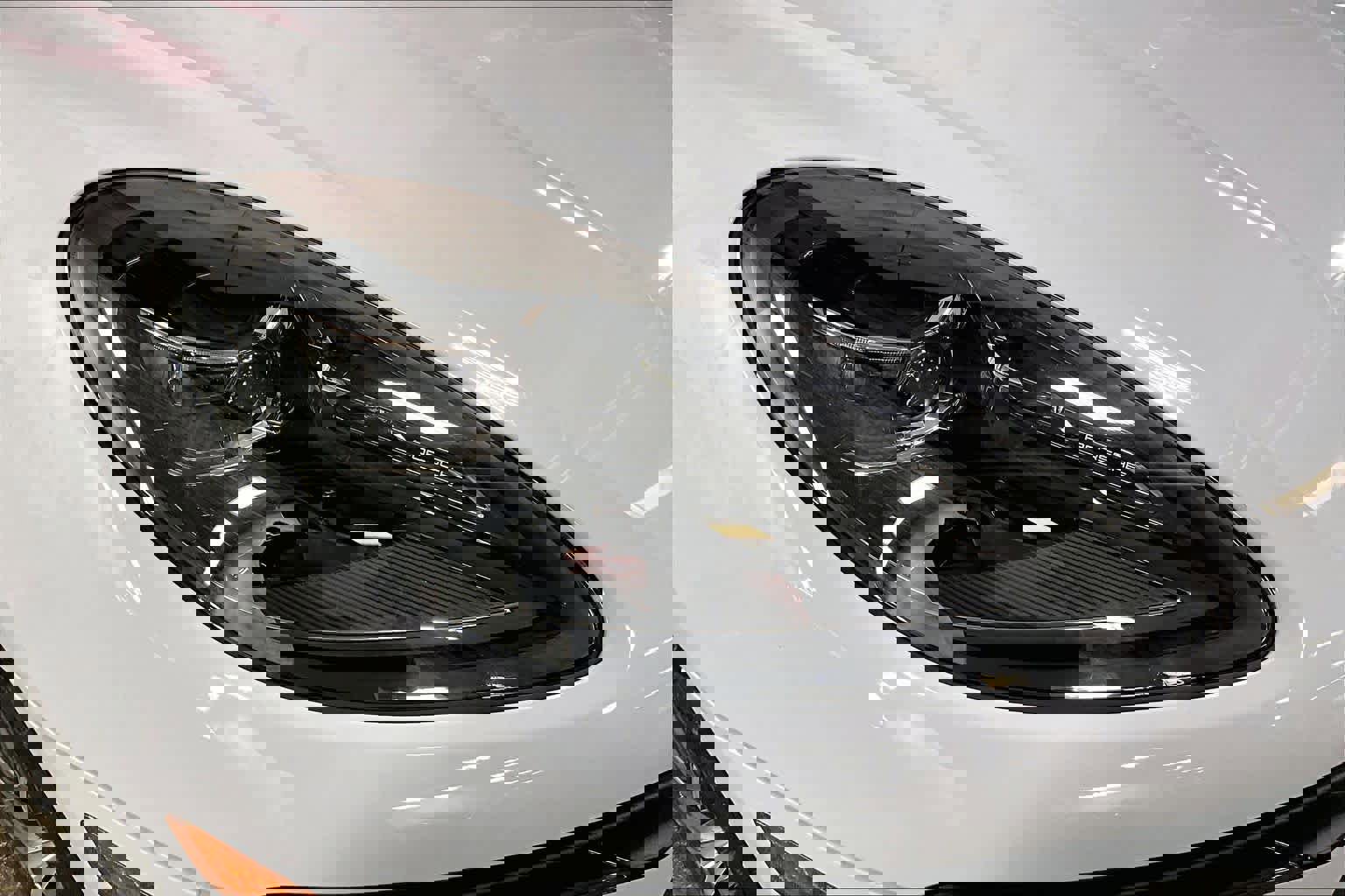 Used 2025 Porsche Macan image 26