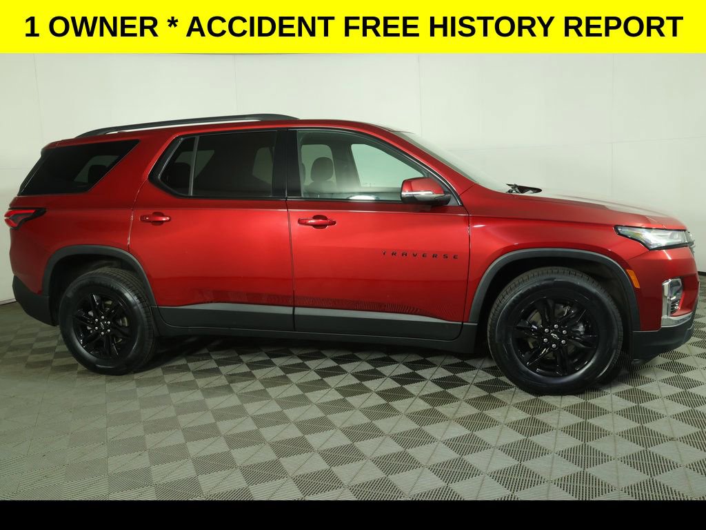 Used 2022 Chevrolet Traverse LT w/ Midnight/Sport Edition image 2