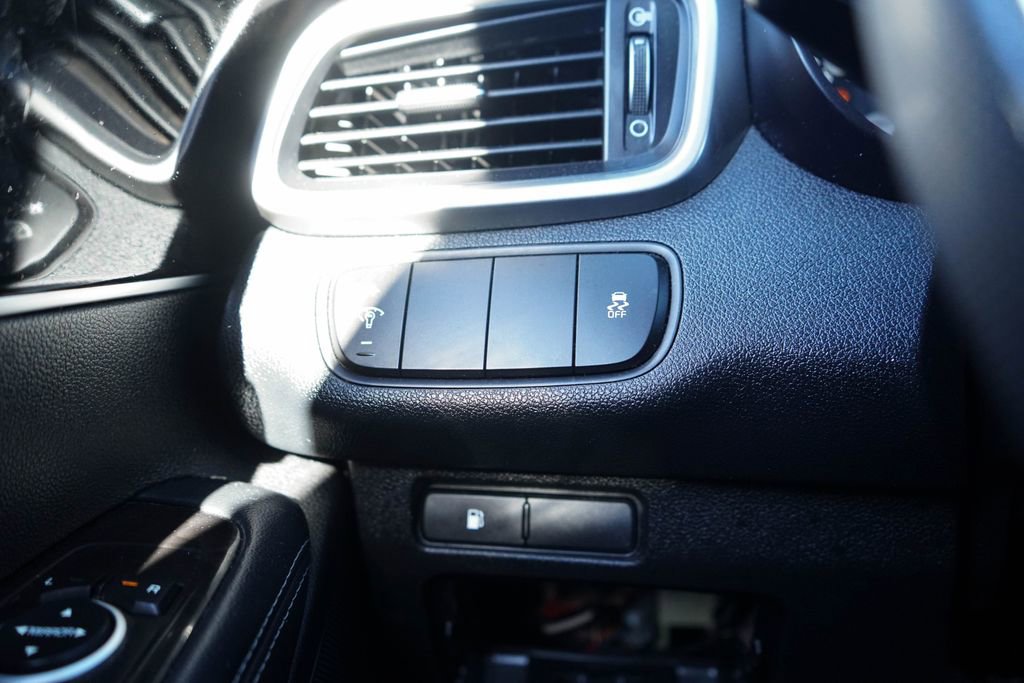 Used 2018 Kia Sorento LX image 25