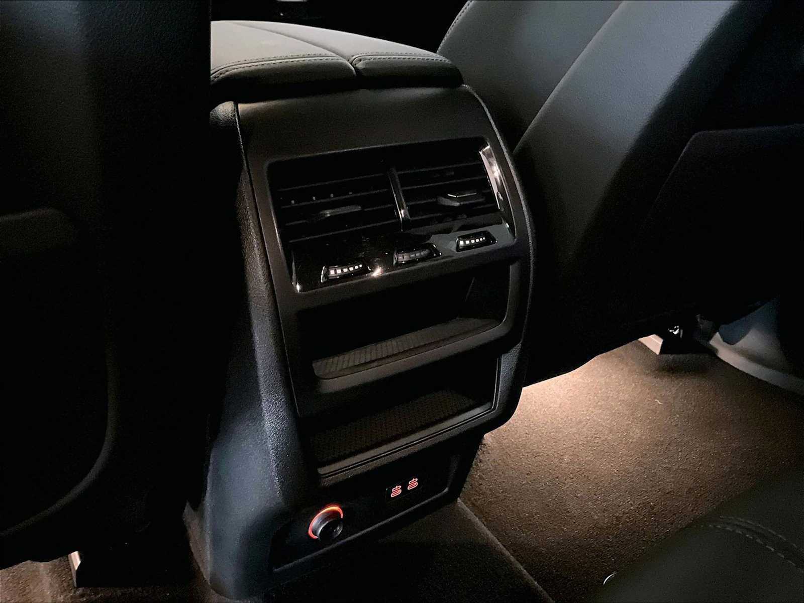 Used 2024 BMW X5 xDrive50e w/ M Sport Package image 29