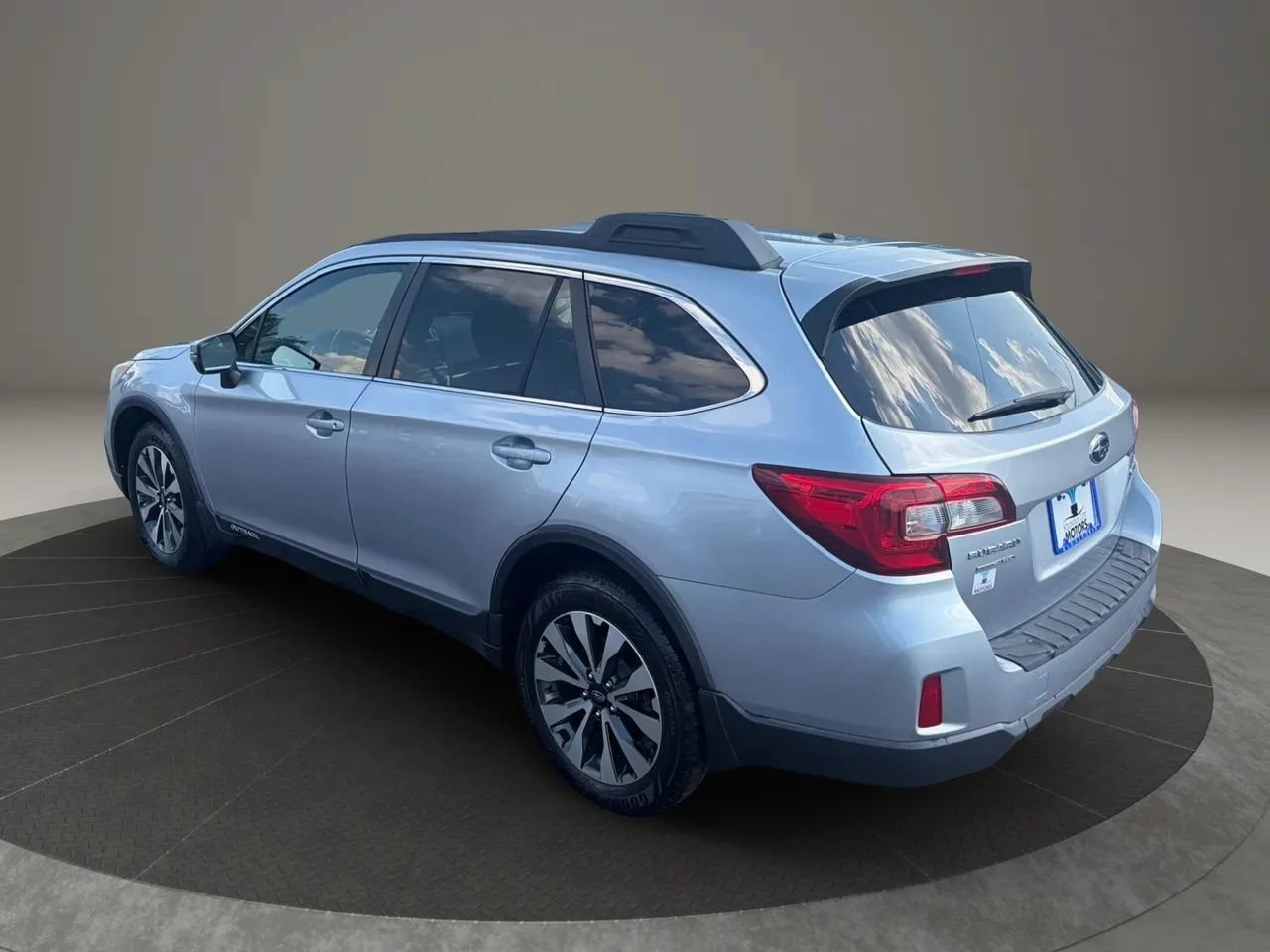 Used 2015 Subaru Outback 2.5i Limited AWD/4WD image 3
