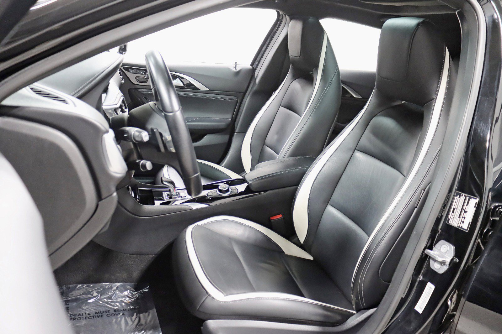 Used 2018 INFINITI QX30 Sport w/ Leather Package FWD image 25