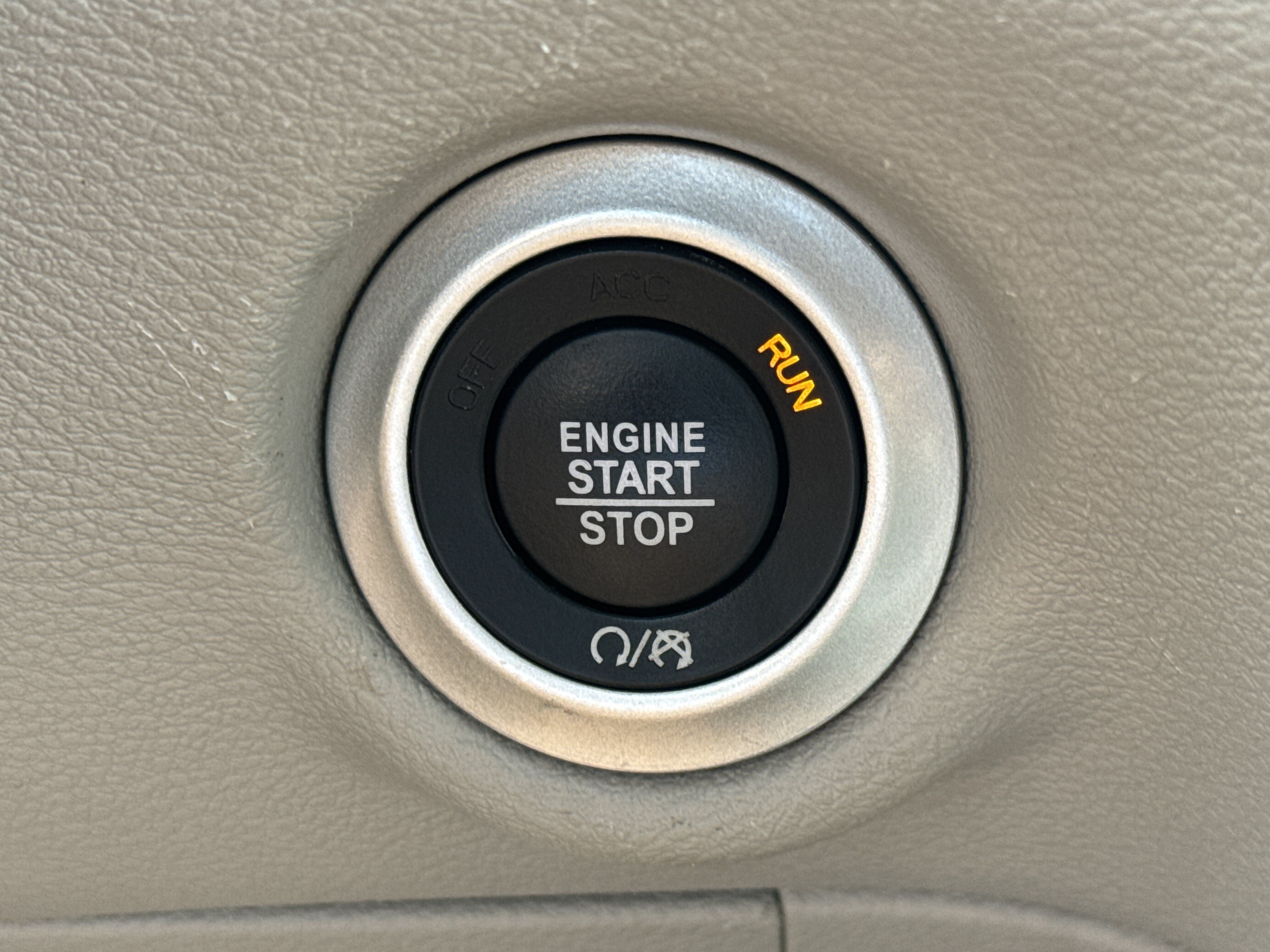 Used 2023 Chrysler Pacifica Touring-L FWD image 24