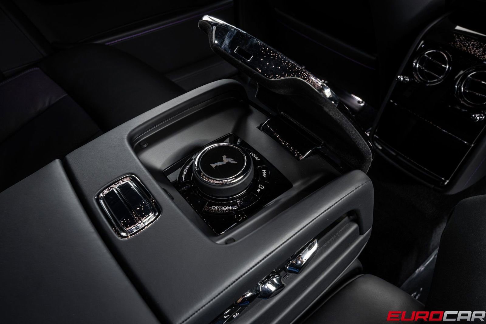 Used 2024 Rolls-Royce Phantom Sedan image 42