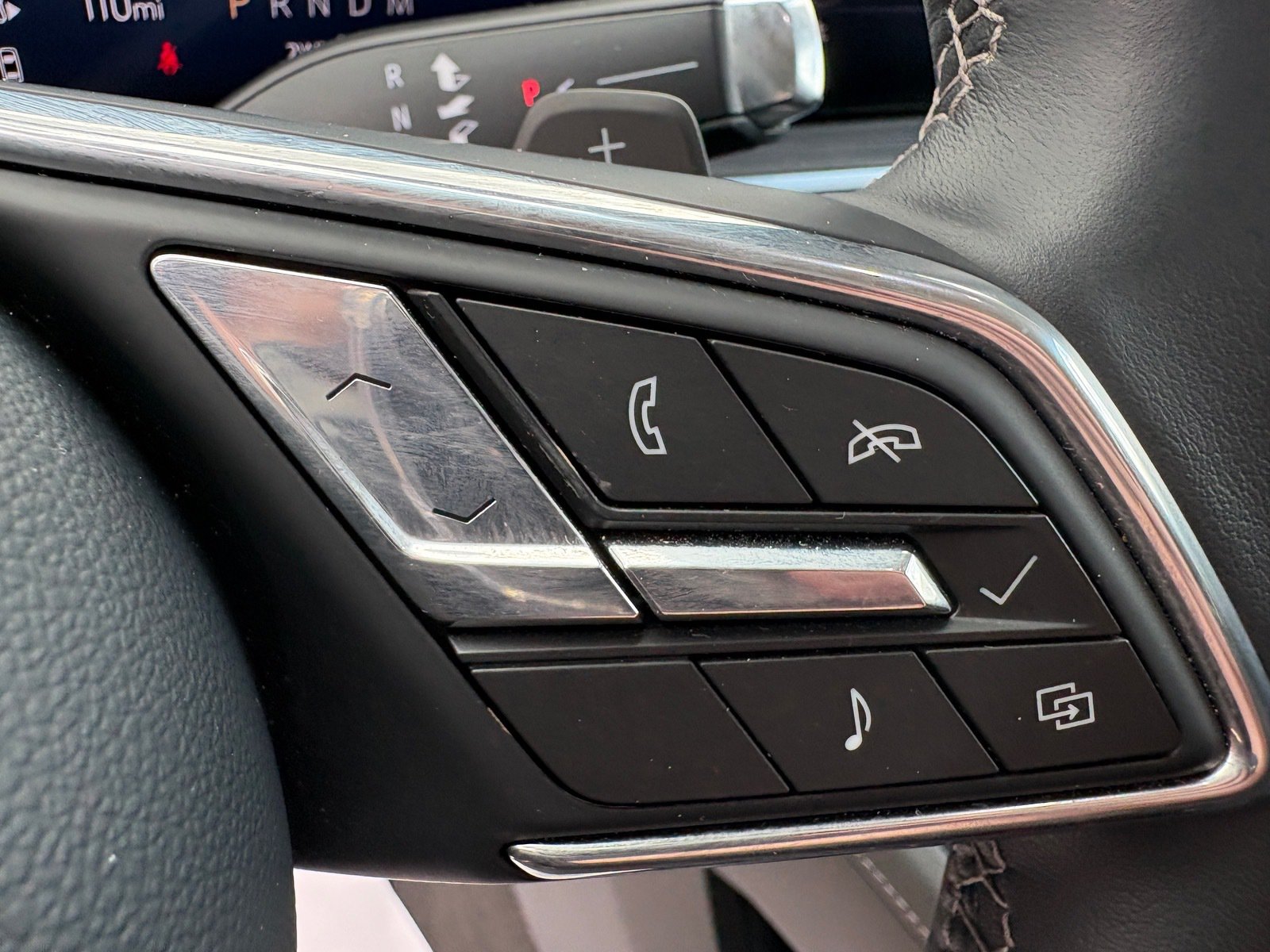 Used 2025 Buick Envision Preferred AWD/4WD image 21