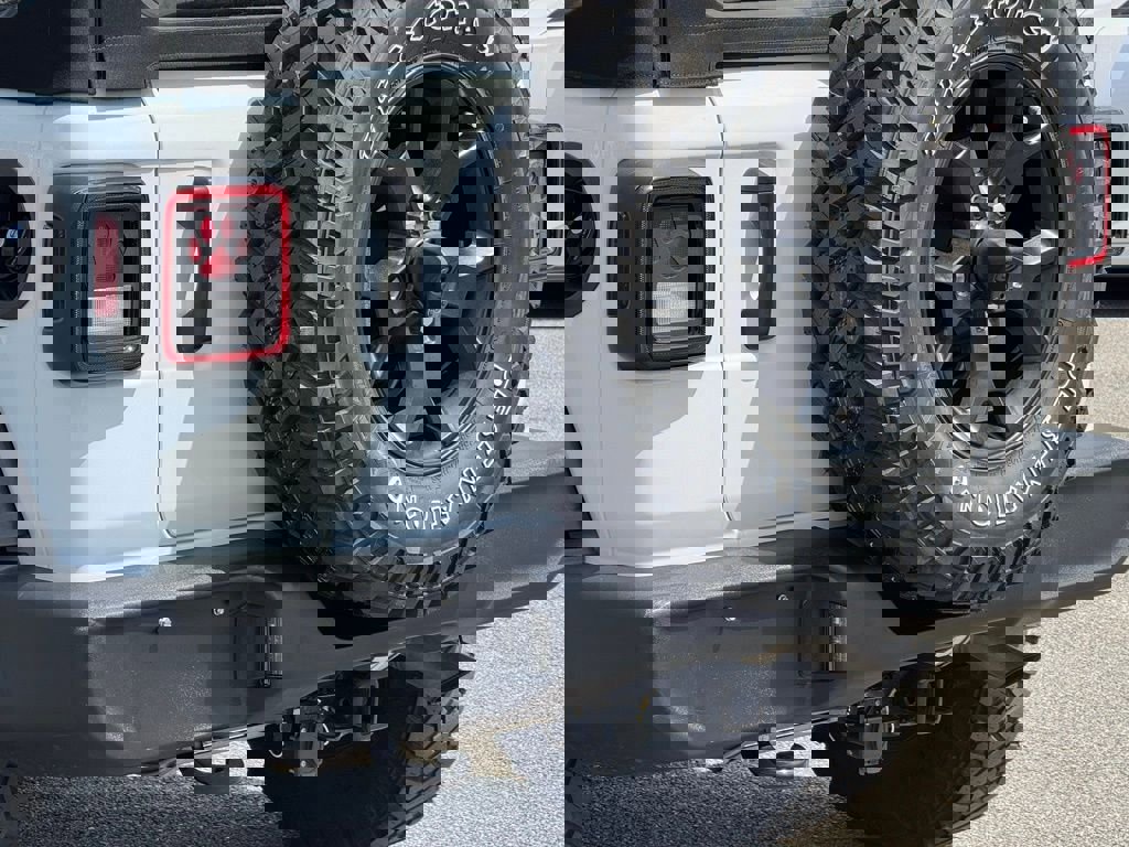 Used 2022 Jeep Wrangler Willys image 8