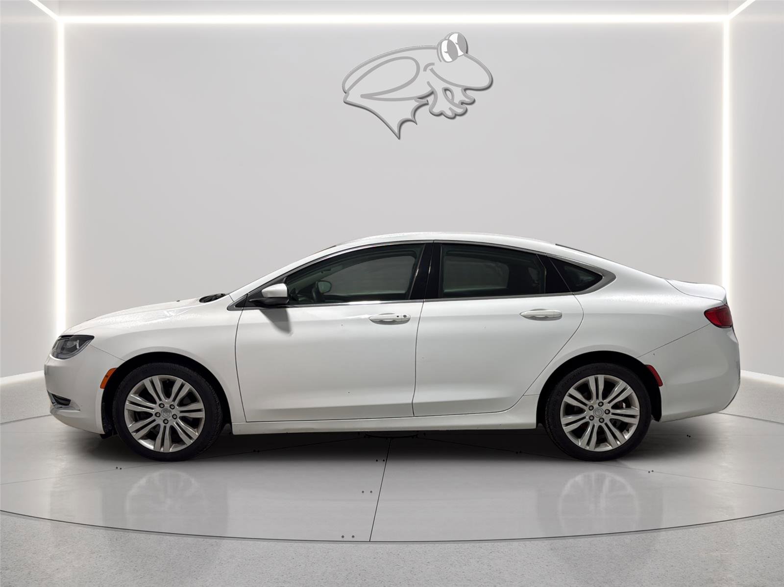 Used 2016 Chrysler 200 Limited FWD image 2