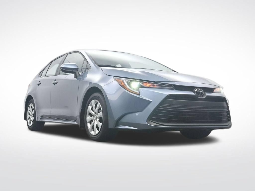 Used 2026 Toyota Corolla LE FWD image 32