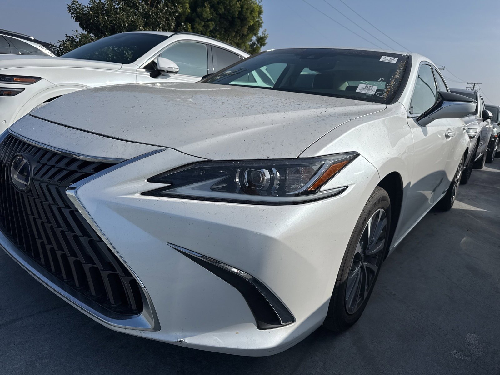Used 2022 Lexus ES 300h image 2