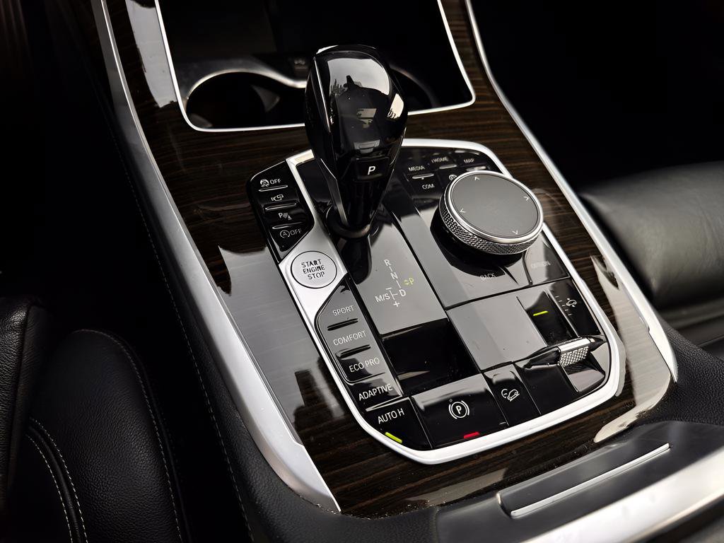 Used 2020 BMW X7 xDrive40i w/ Premium Package AWD/4WD image 13