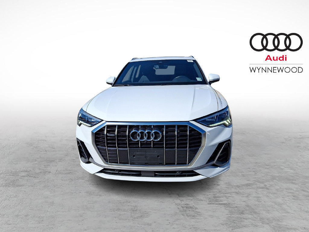 Used 2024 Audi Q3 2.0T Premium Plus w/ Premium Plus Package AWD/4WD image 2