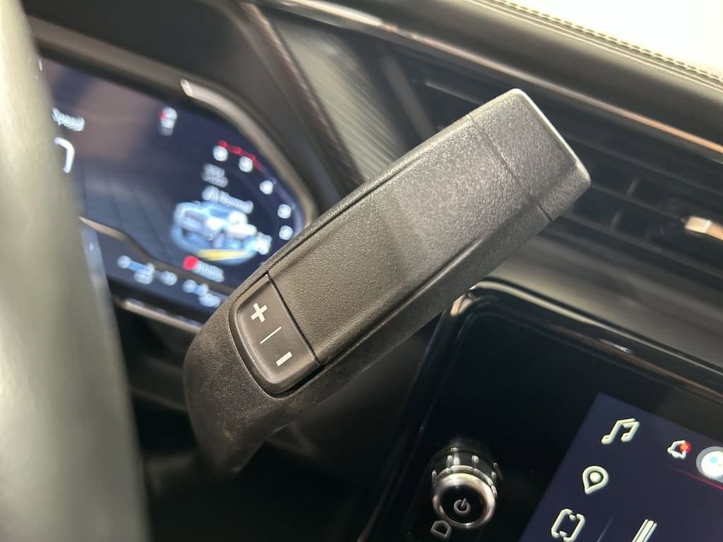 Used 2024 GMC Sierra 3500 Denali Ultimate AWD/4WD image 17