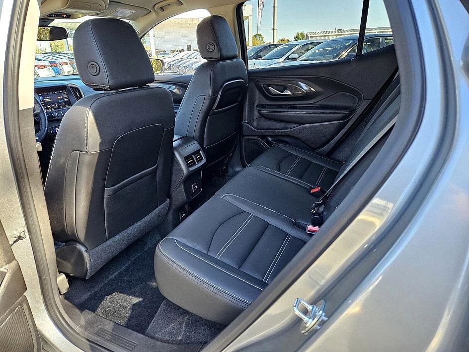 Used 2024 GMC Terrain Denali image 8