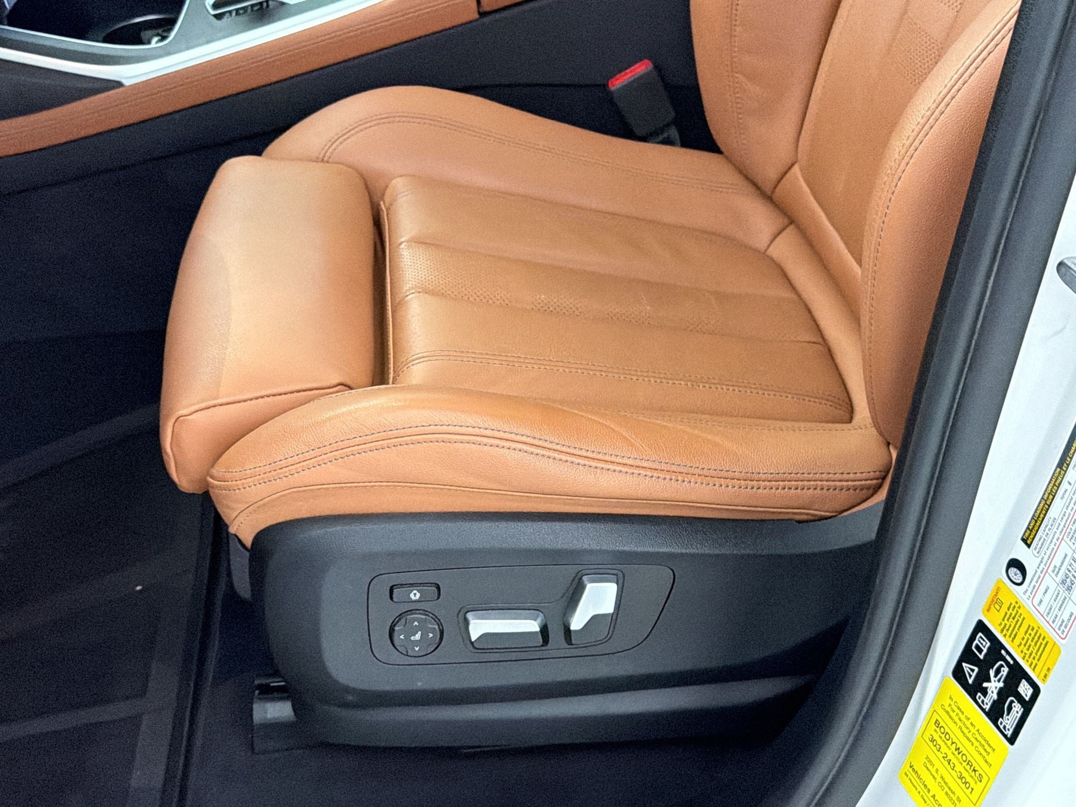 Used 2022 BMW X7 xDrive40i w/ Cold Weather Package AWD/4WD image 15