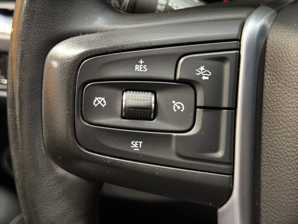 Used 2023 GMC Yukon SLT image 25